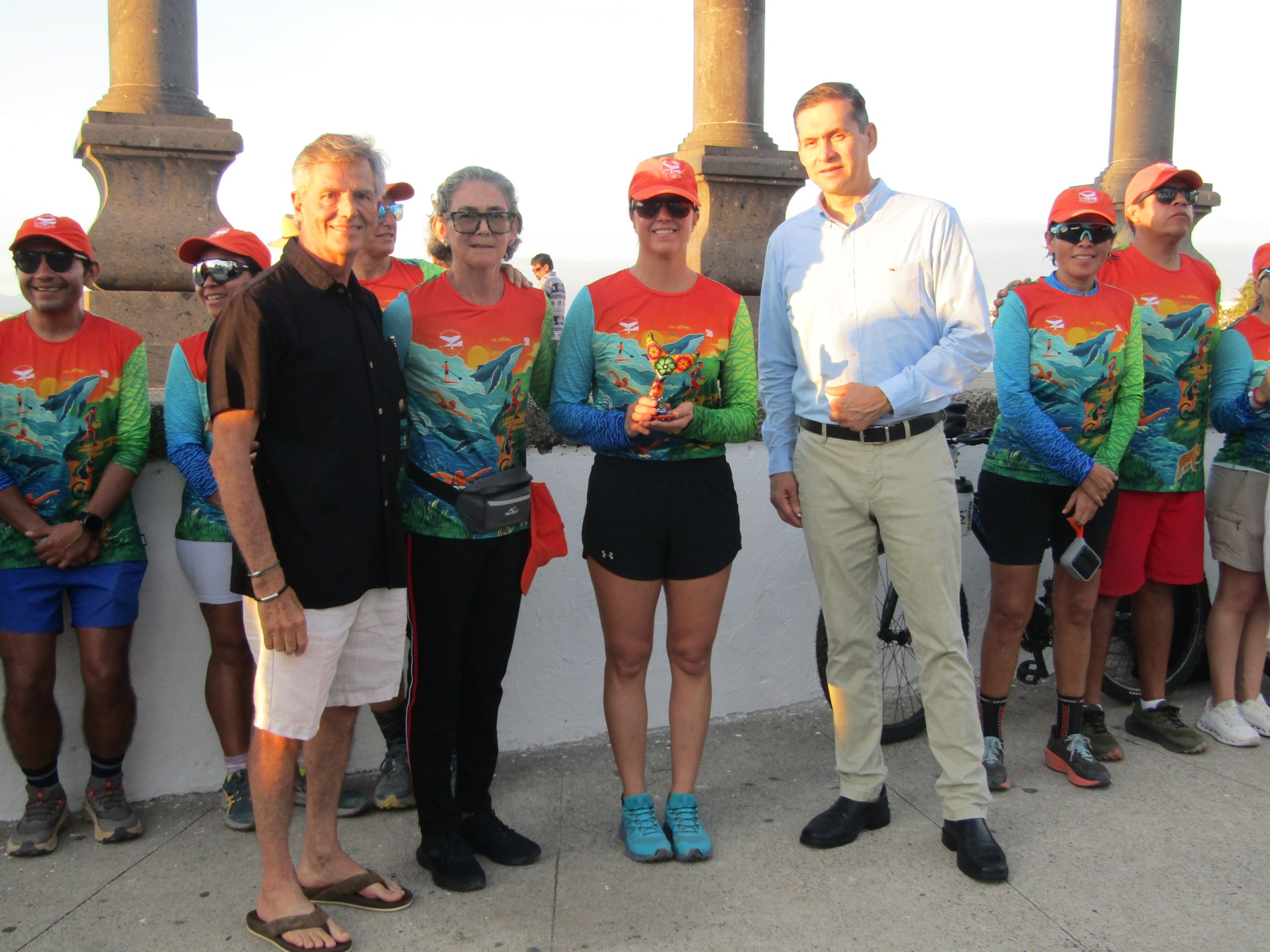 AEBBA entrega reconocimiento